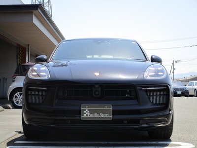 PORSCHE MACAN - 4