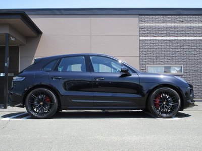PORSCHE MACAN - 10