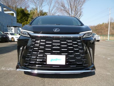 LEXUS LM - 2