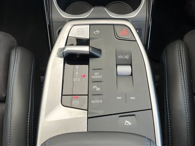 2025 BMW X1 — миниатюра 38