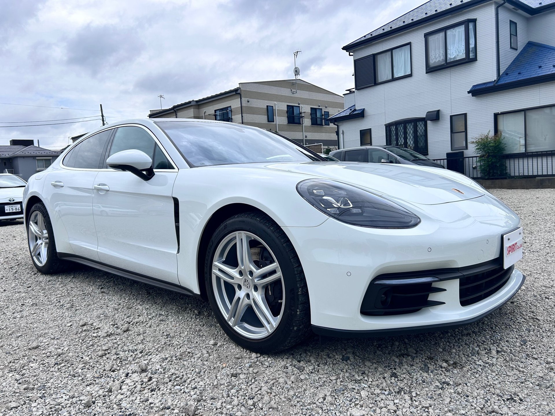 PORSCHE PANAMERA - View 1