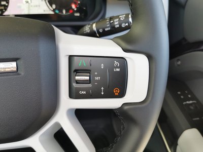 LAND ROVER DEFENDER - 7