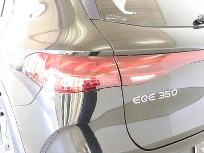 MERCEDES-BENZ EQE - 9