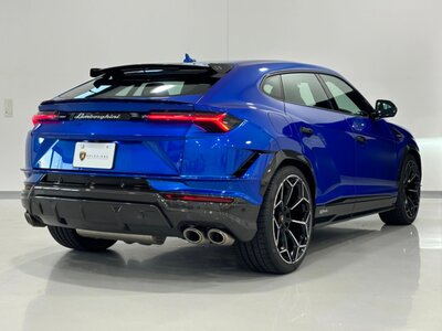 LAMBORGHINI URUS - 6