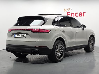 PORSCHE CAYENNE - 4