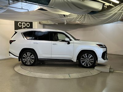 صورة 9 لـ 2025 Lexus LX