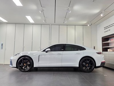 PORSCHE PANAMERA - 7