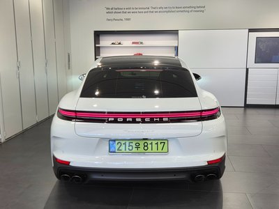 PORSCHE PANAMERA - 3