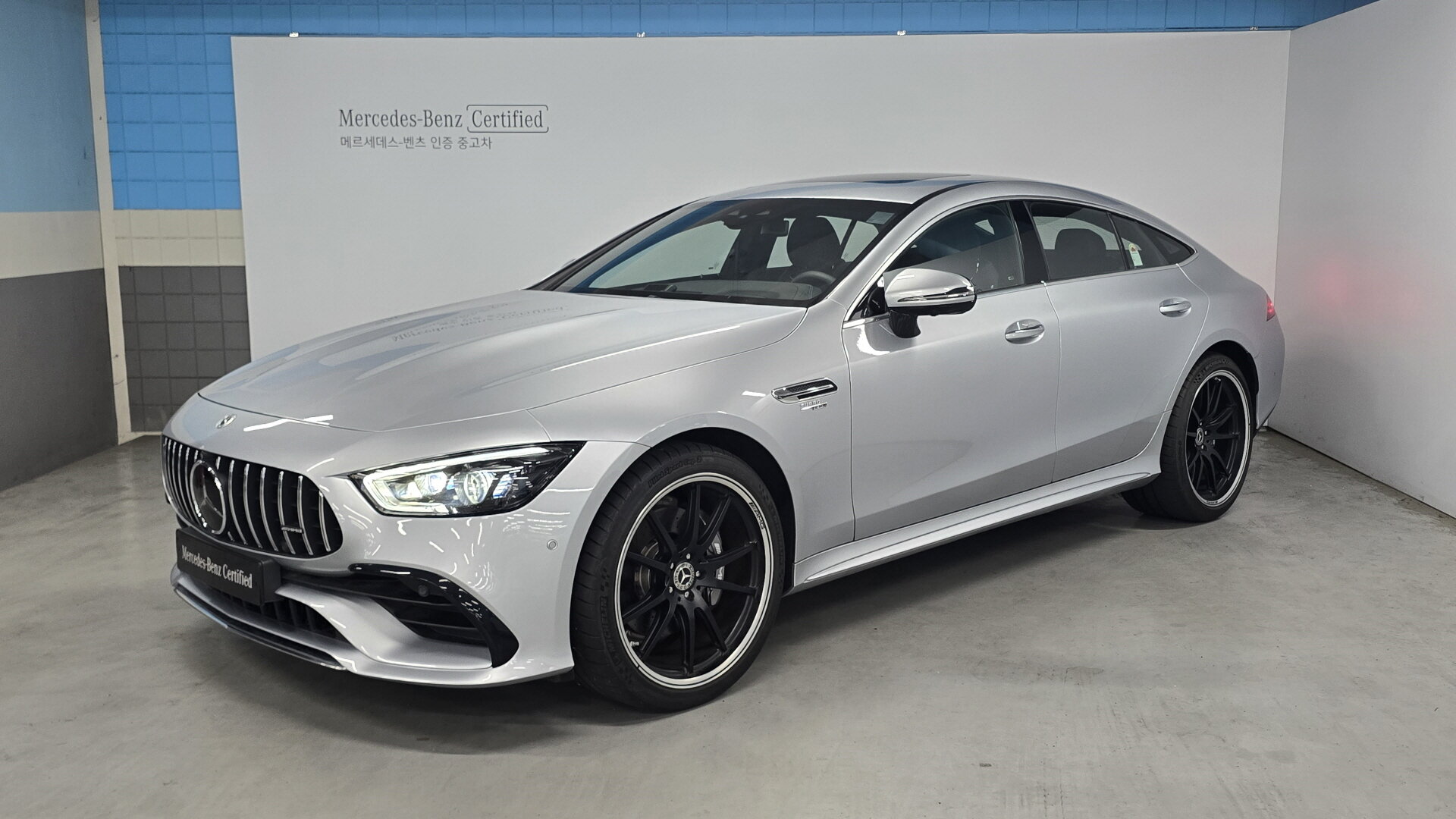 MERCEDES-BENZ GT AMG - View 1