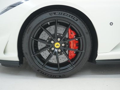 FERRARI 812 - 9