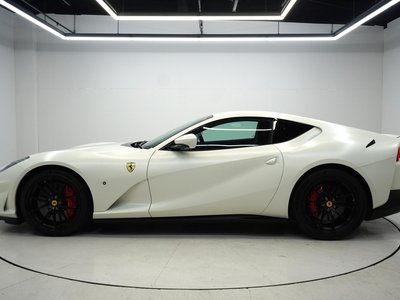 FERRARI 812 - 4