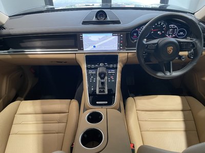 PORSCHE PANAMERA - 3