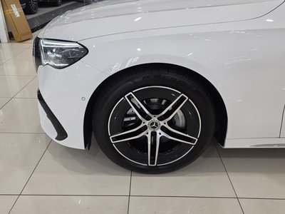 MERCEDES-BENZ E-CLASS - 6