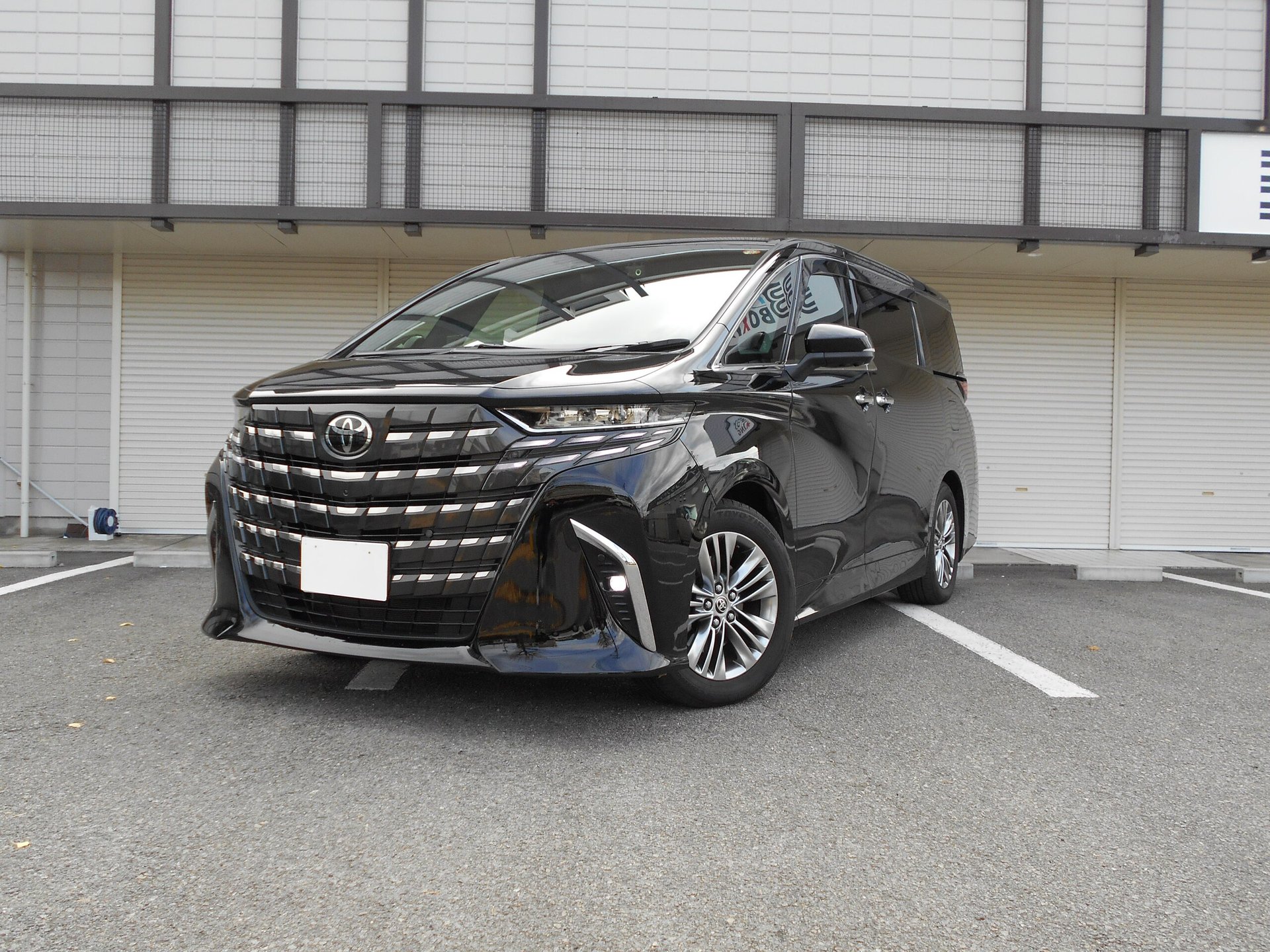 TOYOTA ALPHARD - View 1