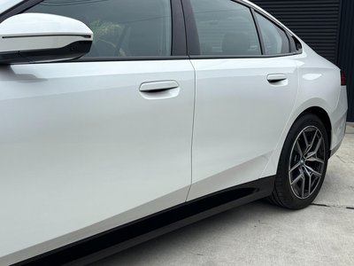 2025 BMW 5 SERIES 缩略图 47