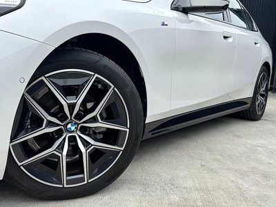 2025 BMW 5 SERIES 缩略图 48