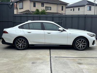 2025 BMW 5 SERIES 缩略图 37