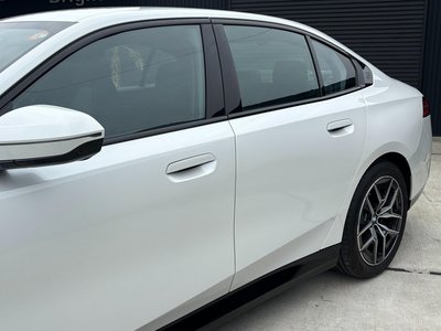 2025 BMW 5 SERIES 缩略图 46