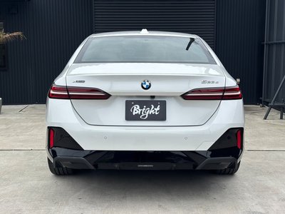 2025 BMW 5 SERIES 照片 3
