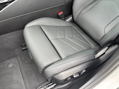 2025 BMW 5 SERIES 缩略图 25