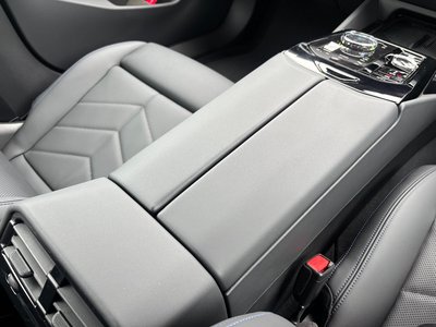2025 BMW 5 SERIES 缩略图 18