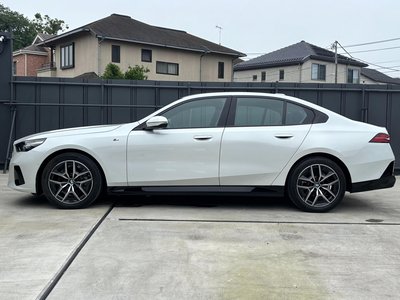 2025 BMW 5 SERIES 缩略图 38