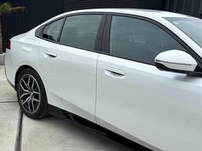 2025 BMW 5 SERIES 缩略图 41