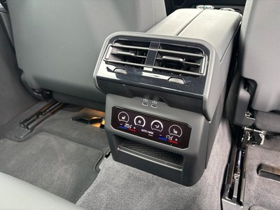 2025 BMW 5 SERIES 缩略图 26