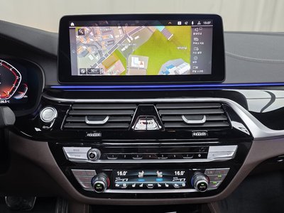 2022 BMW 5 SERIES — миниатюра 19