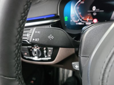 2022 BMW 5 SERIES — миниатюра 28