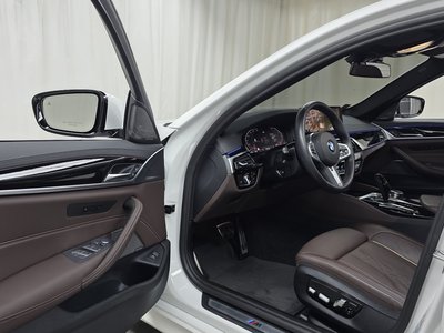 2022 BMW 5 SERIES — миниатюра 13
