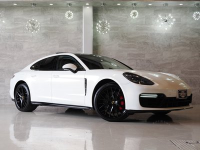 PORSCHE PANAMERA - 4