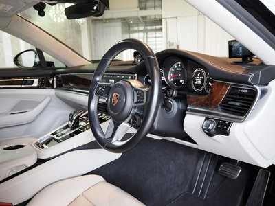 PORSCHE PANAMERA - 10