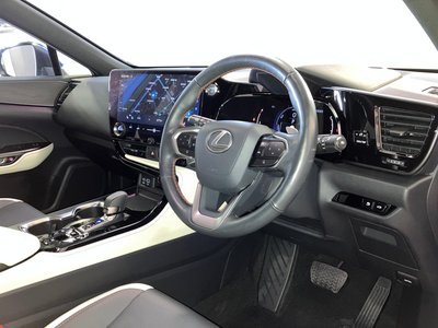 2022 Lexus NX — фото 4