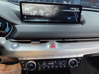 2022 Genesis ELECTRIFIED G80 (RG3) — миниатюра 19