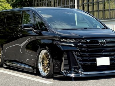 2023 Toyota VELLFIRE — фото 1