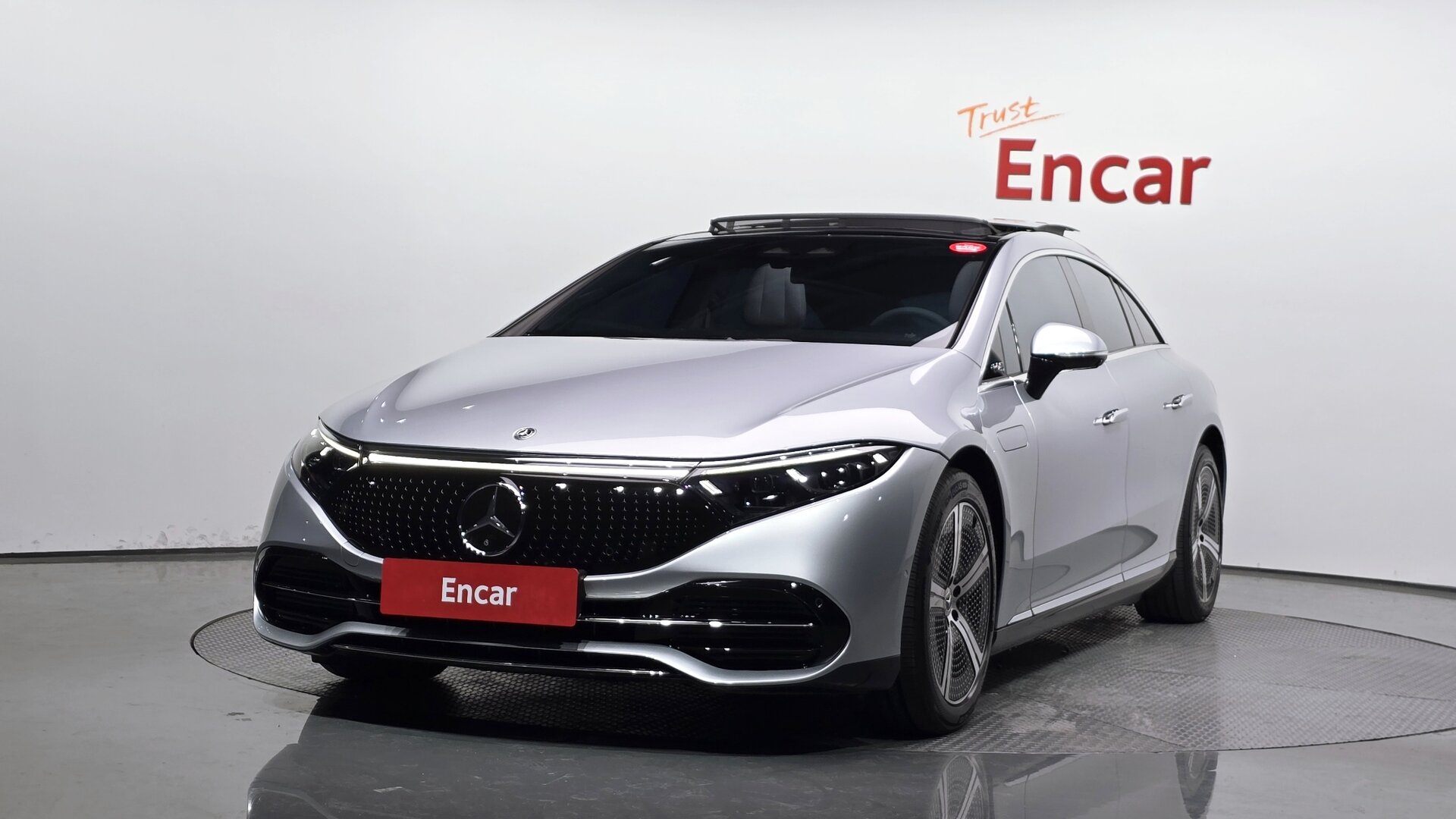 MERCEDES-BENZ EQS - View 1