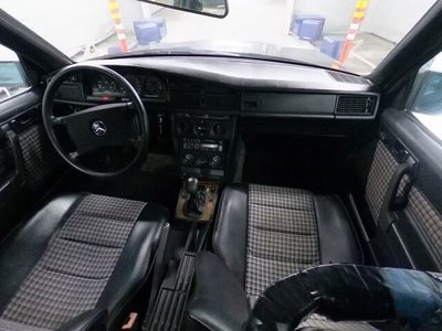 صورة 3 لـ 1986 Mercedes-BENZ 190