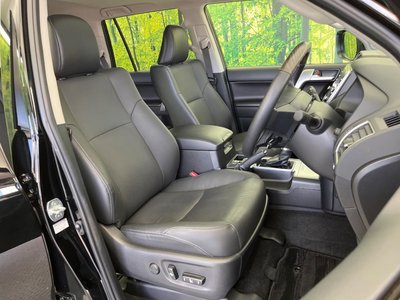 TOYOTA LAND CRUISER PRADO - 9