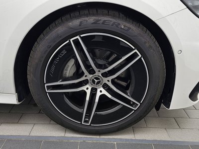 MERCEDES-BENZ E-CLASS - 6