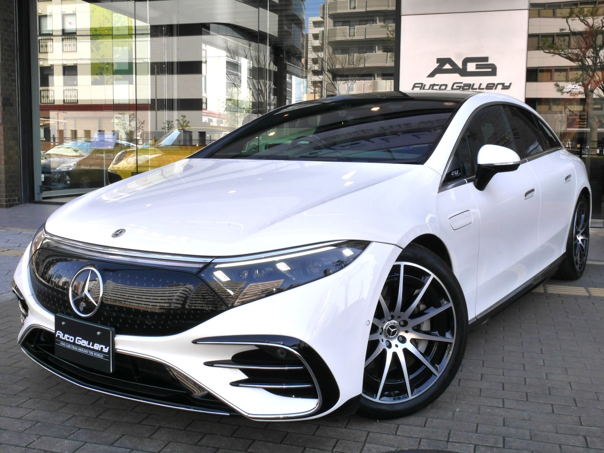 MERCEDES-BENZ EQS - View 1