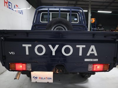 TOYOTA LAND CRUISER 70 PICKUP - 9