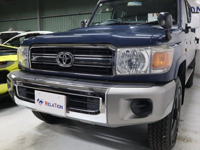 TOYOTA LAND CRUISER 70 PICKUP - 10