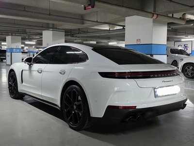 PORSCHE PANAMERA - 3