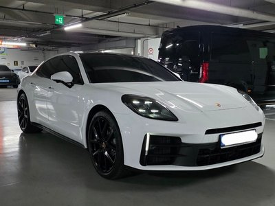 PORSCHE PANAMERA - 1