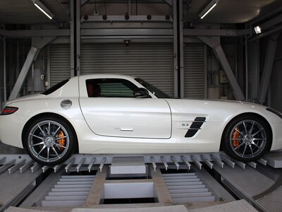 MERCEDES-BENZ SLS AMG