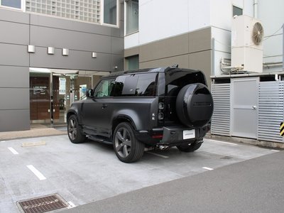 LAND ROVER DEFENDER - 10