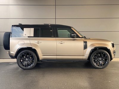 LAND ROVER DEFENDER - 7