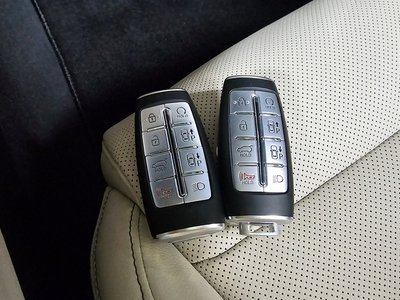 2022 Genesis GV70 thumbnail 29