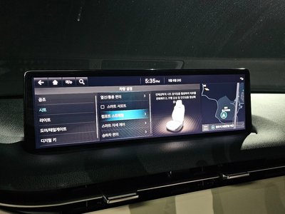 2022 Genesis GV70 thumbnail 26